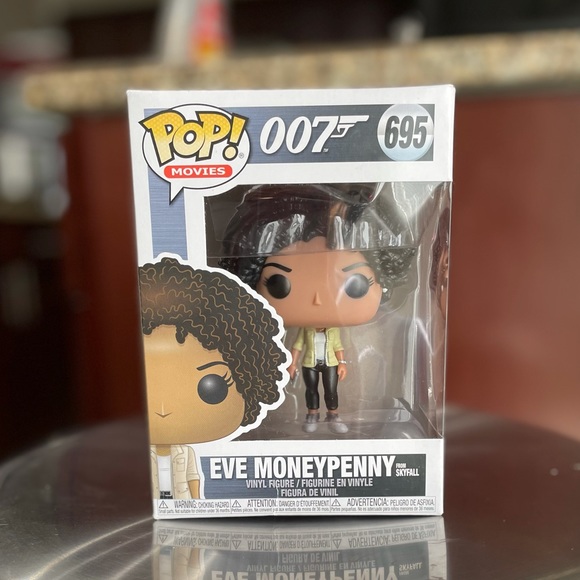 eve moneypenny from skyfall 🖤